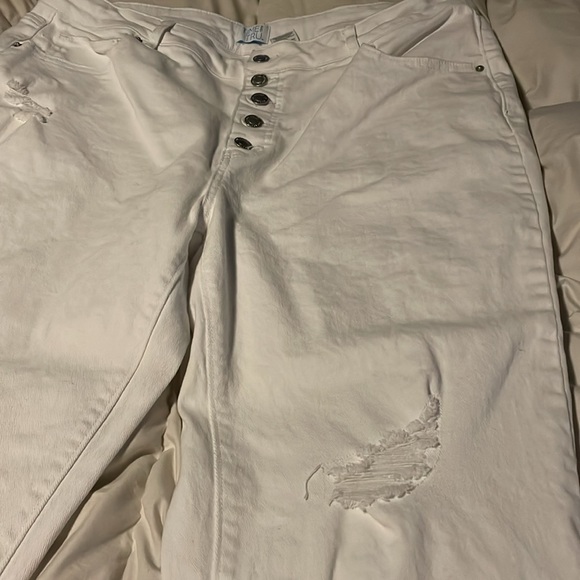 Time and Tru white denim - Picture 6 of 9